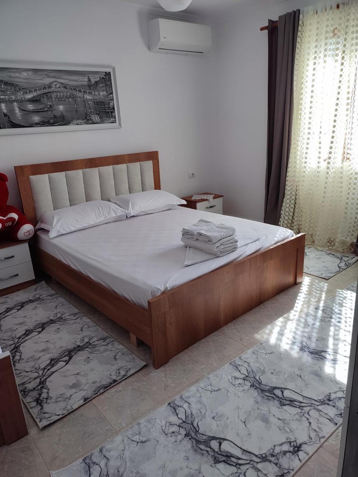 Guest House Eloid Berat Habitación foto