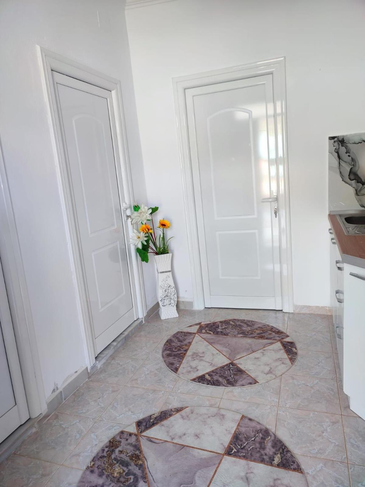 Guest House Eloid Berat Habitación foto