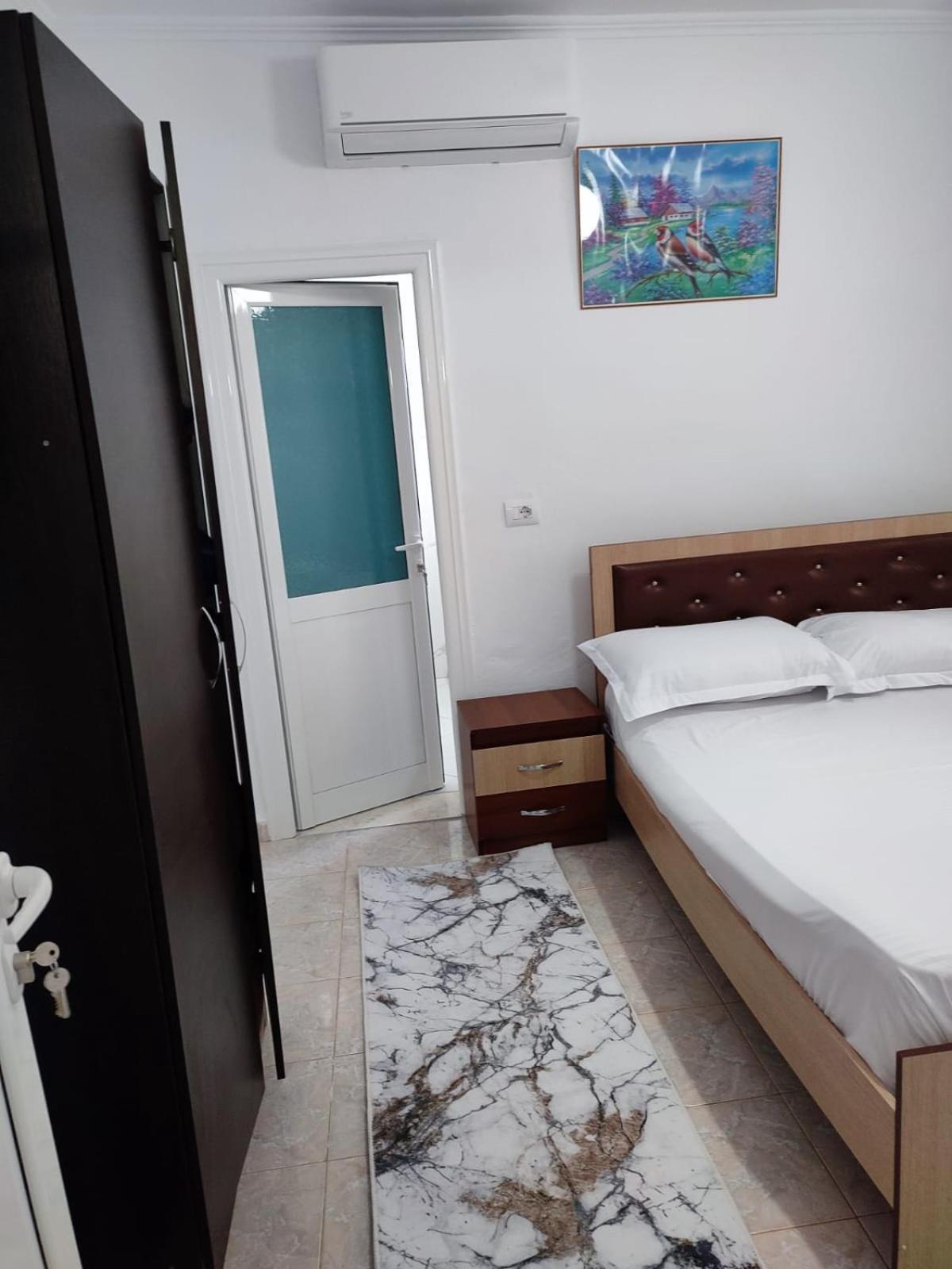 Guest House Eloid Berat Habitación foto